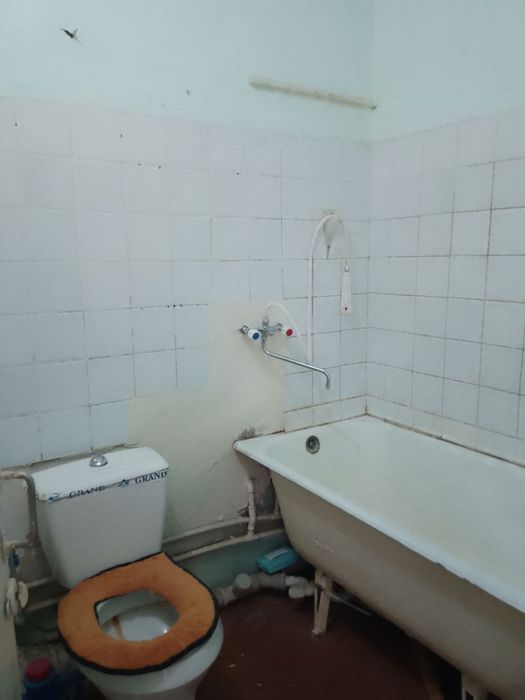 1 хоналик уй сотилади без ремонт , Галаба шох кучаси 71 дом 3 чи этаж