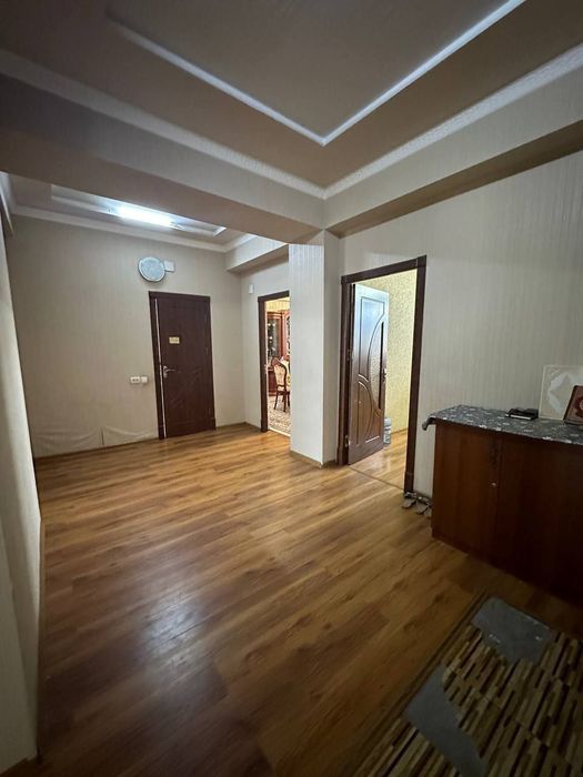 Hurafshon dom sotiladi