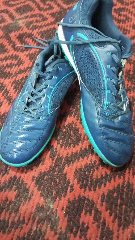 Butsi 43-44 razmer tishlari ham oz joyinda