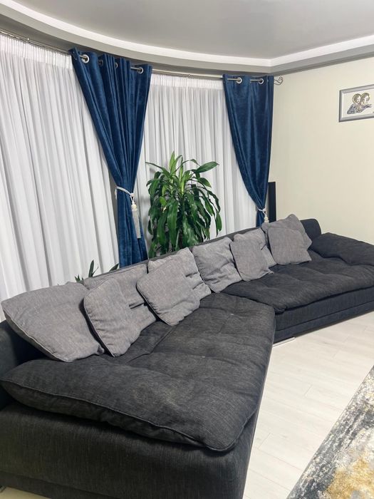 Canapea living cu perne