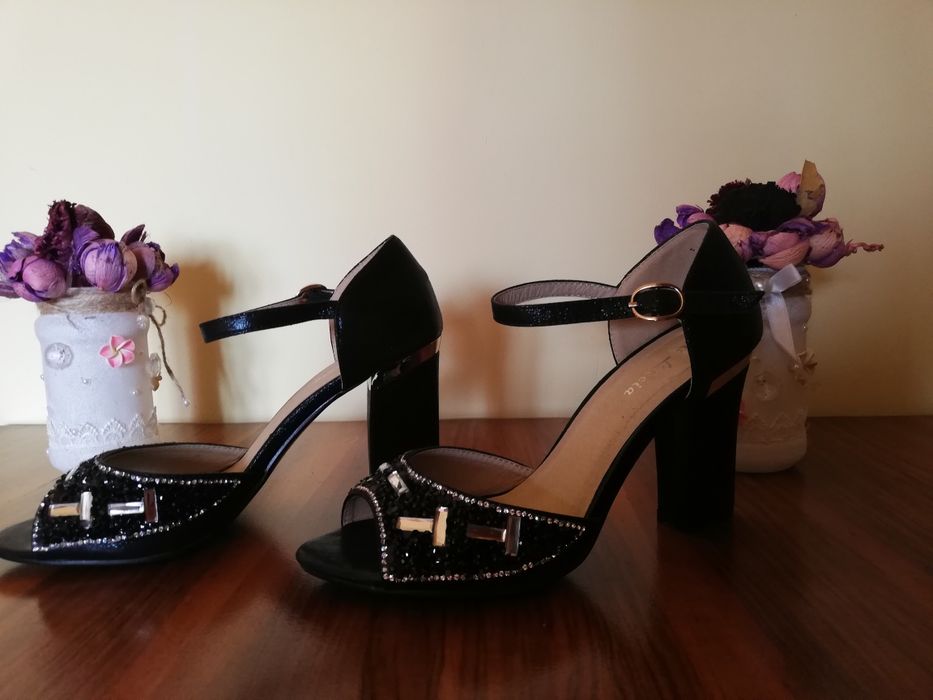 Pantofi / sandale negre dama / siclipici 38