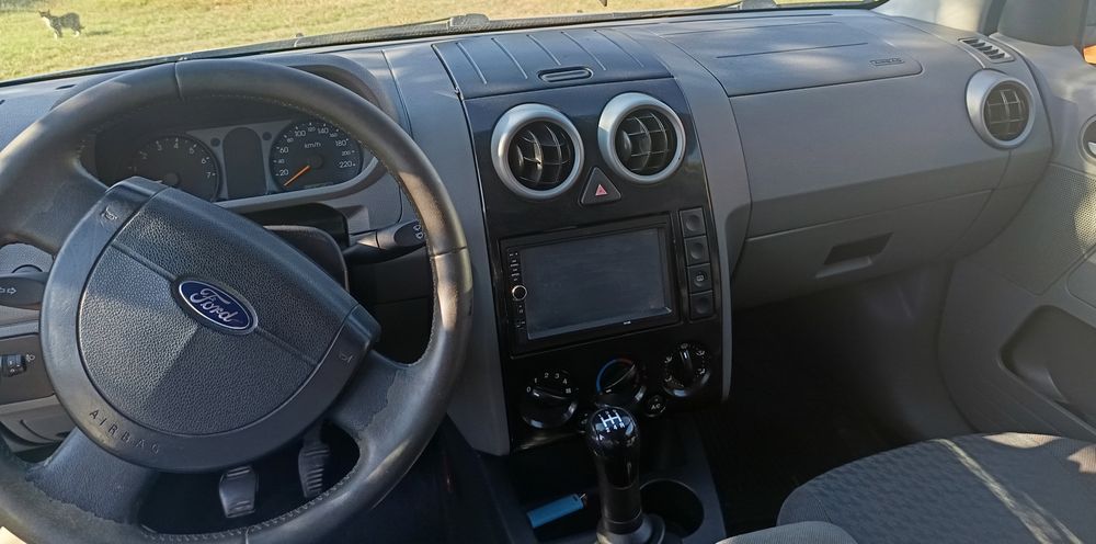 Vând Ford fusion