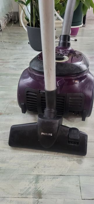 Прахосмукачка Philips Performer