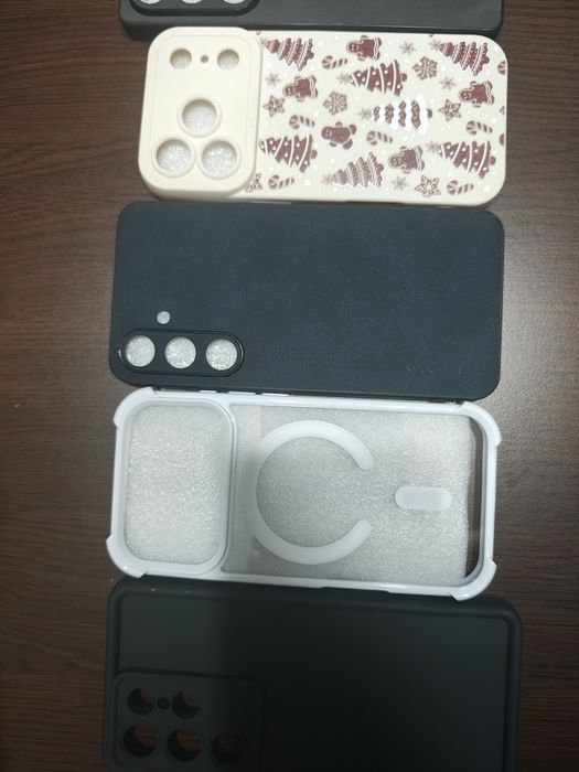 De vânzare huse ...