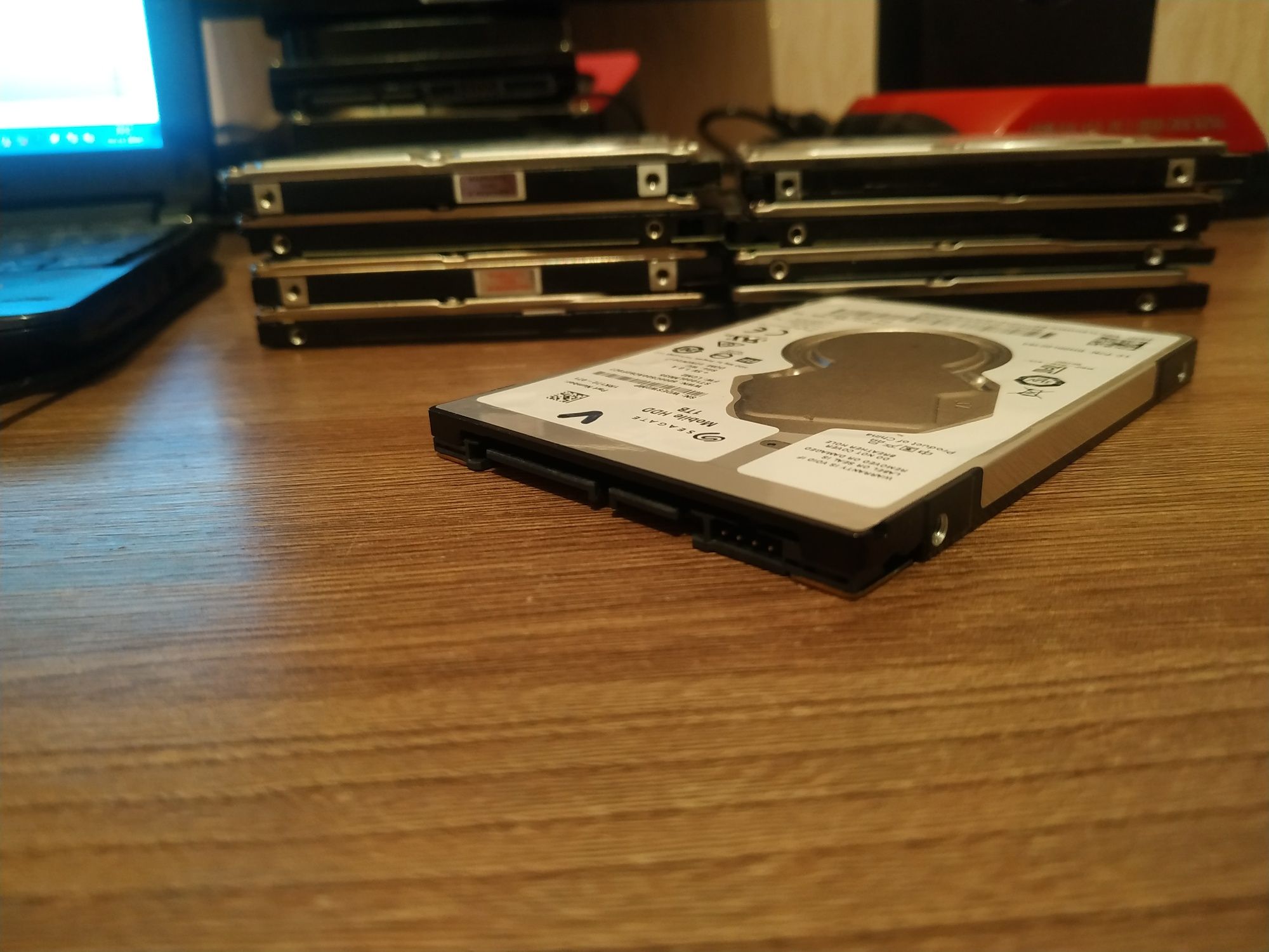 Жеские диски для ноутбука разные