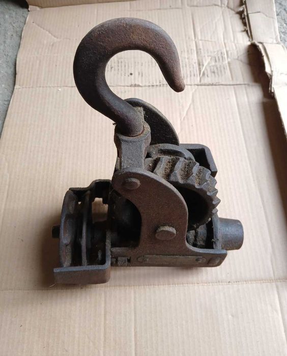 macarale cu lant pentru a ridica greutati gen troliu