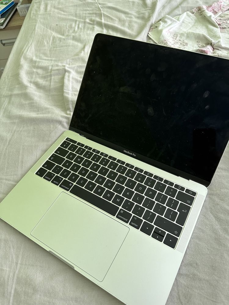 Macbook pro  13  2017