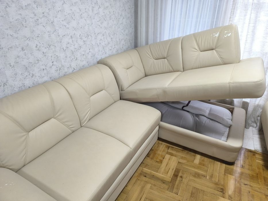 Разтегателен диван с ракла