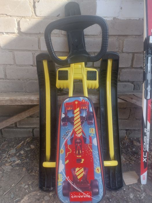 Продам Сани,лыжи,клюшка