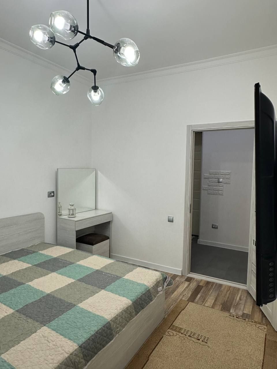 Продается 2х ком квартира на Новомосковской, ор-р: стадион Старт, 46м²
