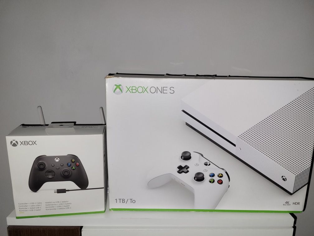 Vând Xbox One S 1TB