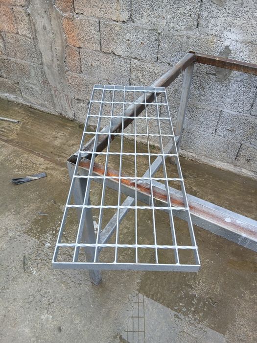 Trepte zincate 847x528