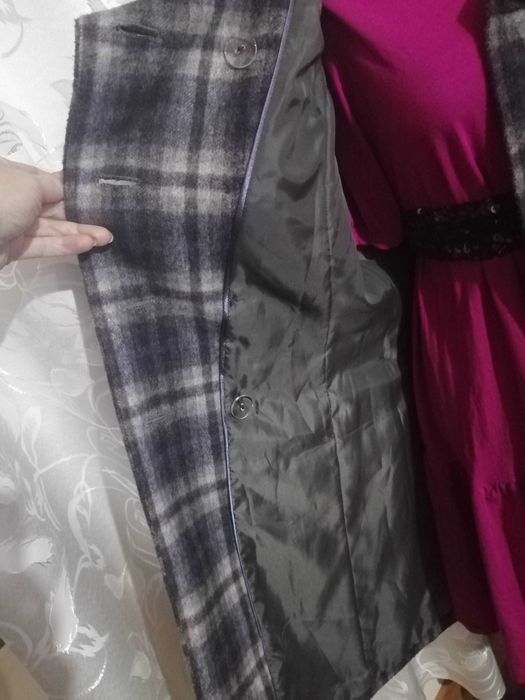 Paltonas superb impecabil,marimea M / L  mai subtire de primavara.