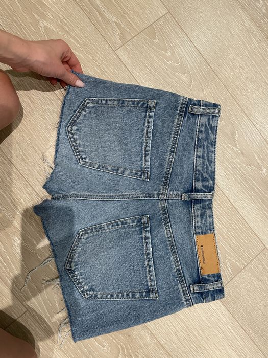 Къси панталонки stradivarius 34