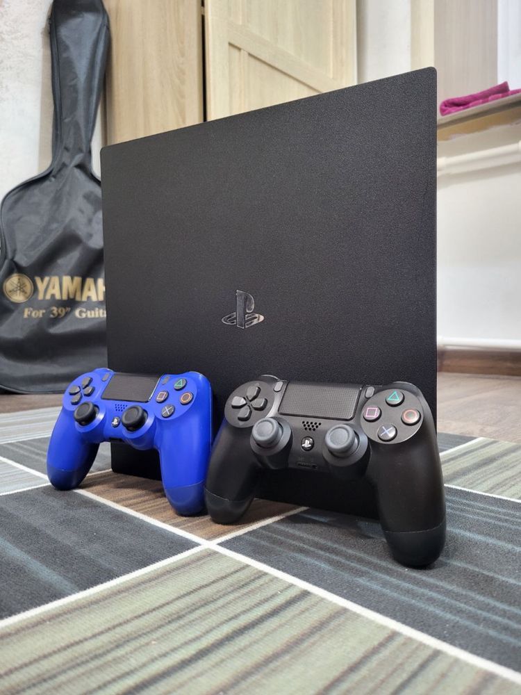 PS4 PRO, 1 TB , 2 геймпада