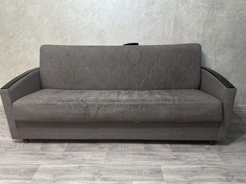 Продам диван в хорошем состоянии