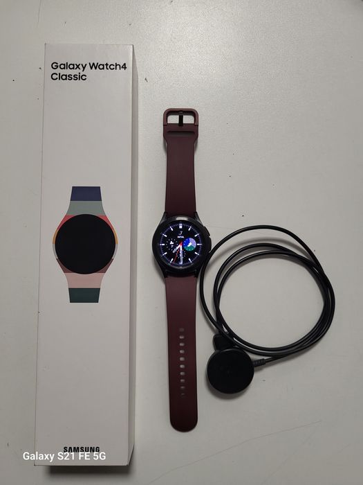 Vând Galaxy Watch4 Classic redus de la 250