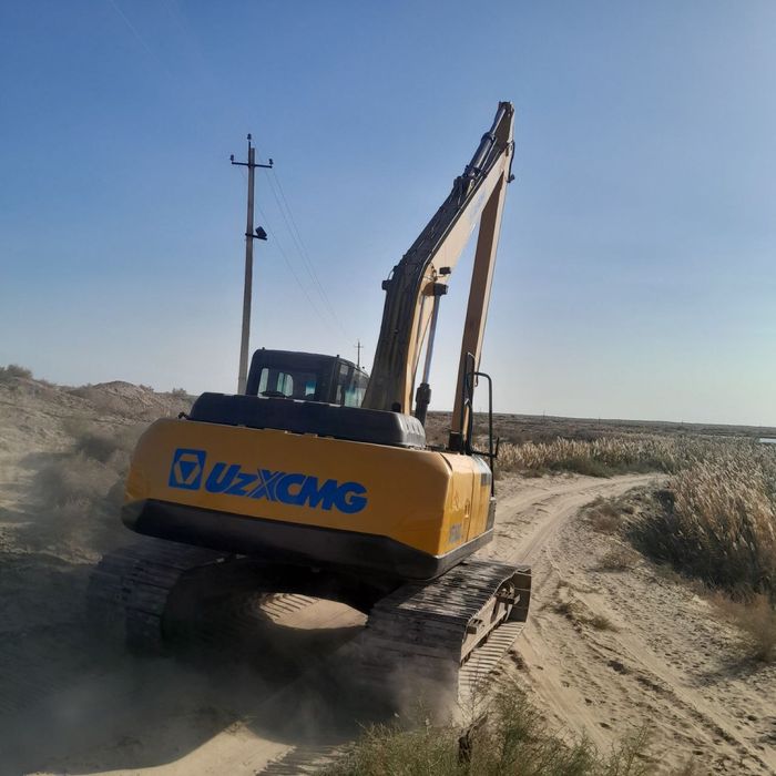 UzXCMG 2015  экскаватор сотилади 65000$
