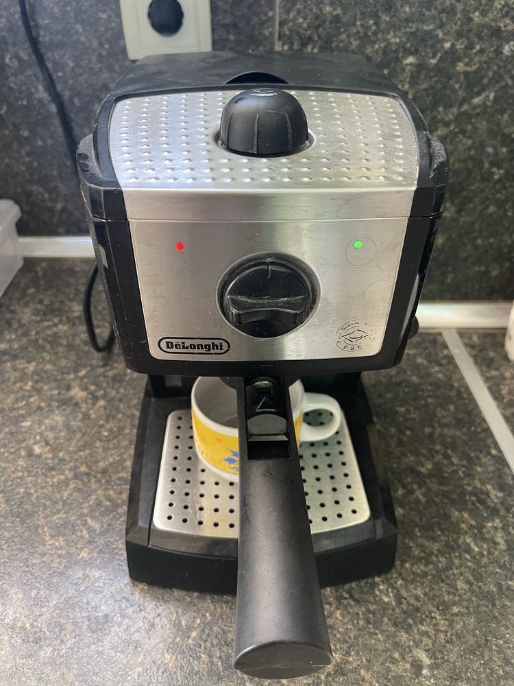 Кафе машина Delonghi,в отлично състояние