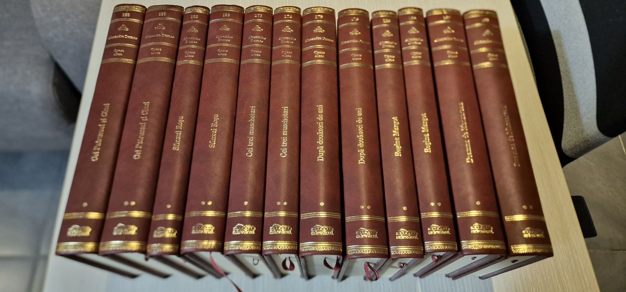Colectie Alexandre Dumas (Adevarul de Lux) in stare impecabila