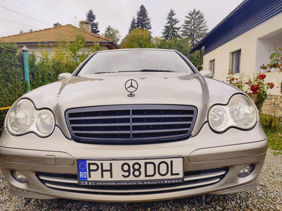 Vând Mercedes w203 impecabil benzina 166000 km