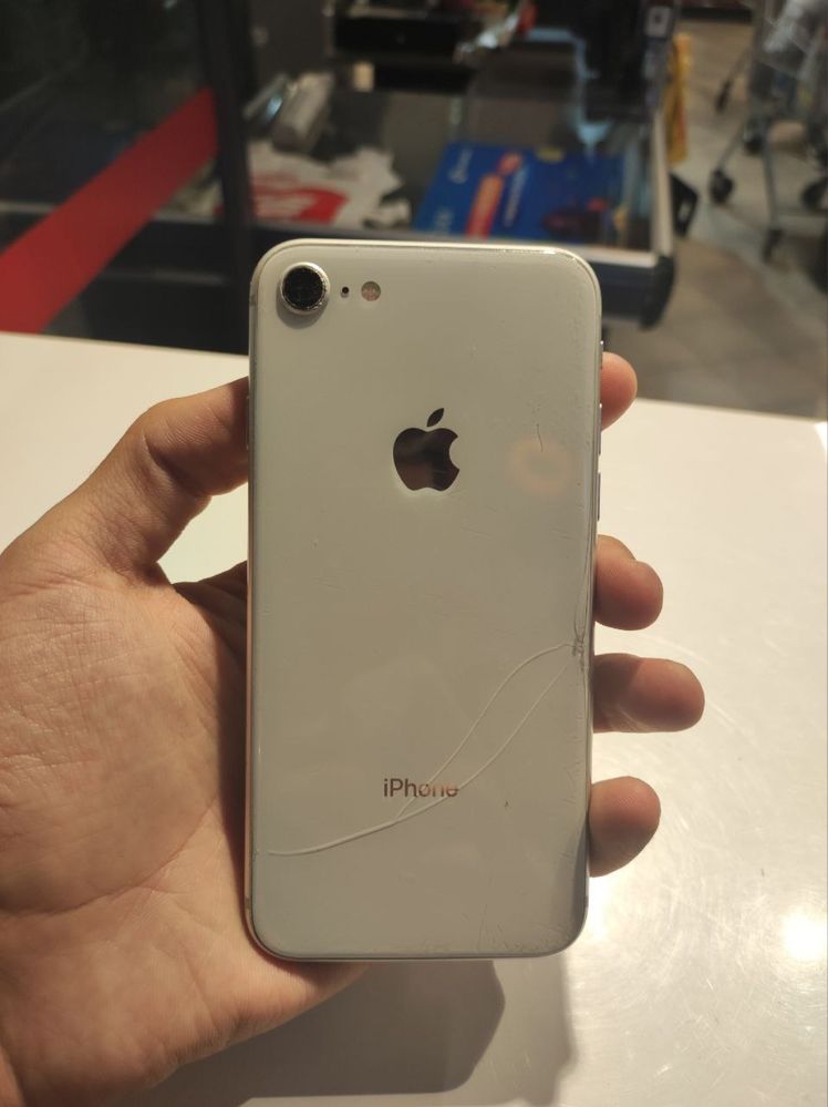 Iphone 8 64Gb sotiladi