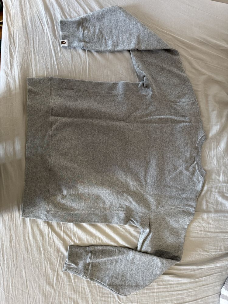 A Bathing APE (BAPE) Hanorac Crewneck Gri