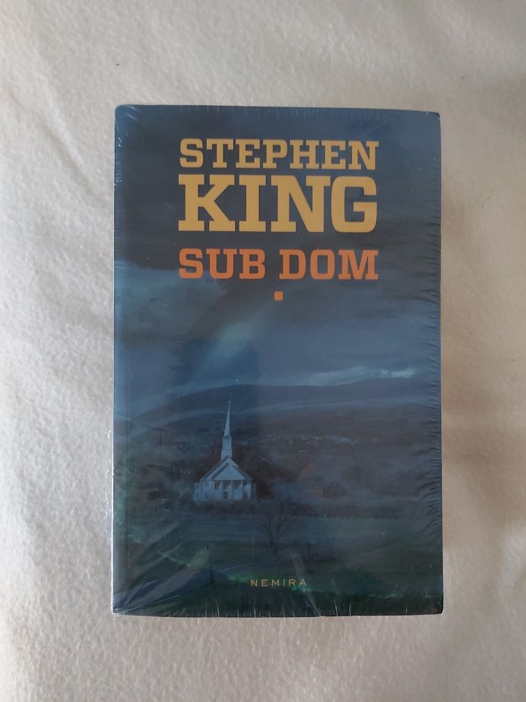 Vand Sub dom de Stephen King carte noua, in tipla