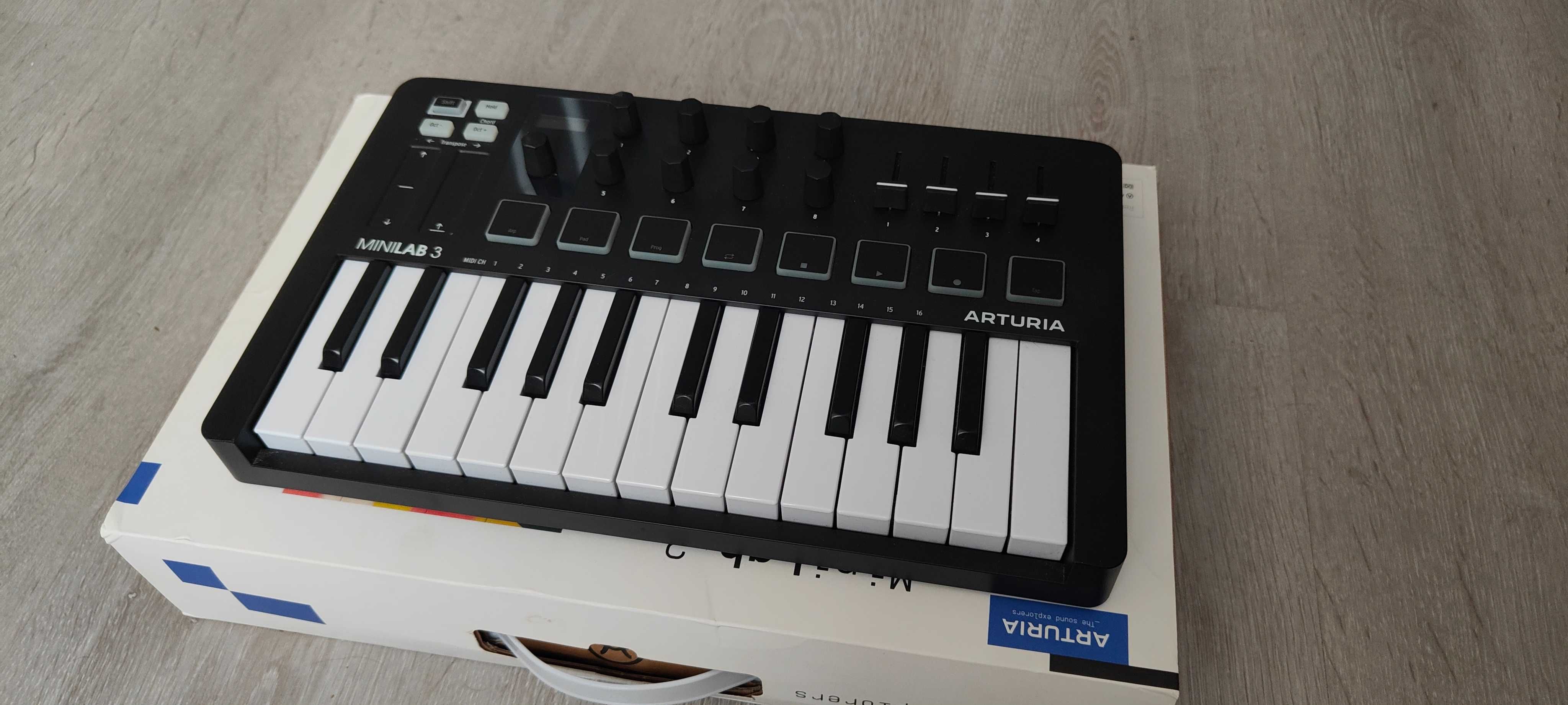 Продам Миди-клавиатуру Arturia MiniLab 3