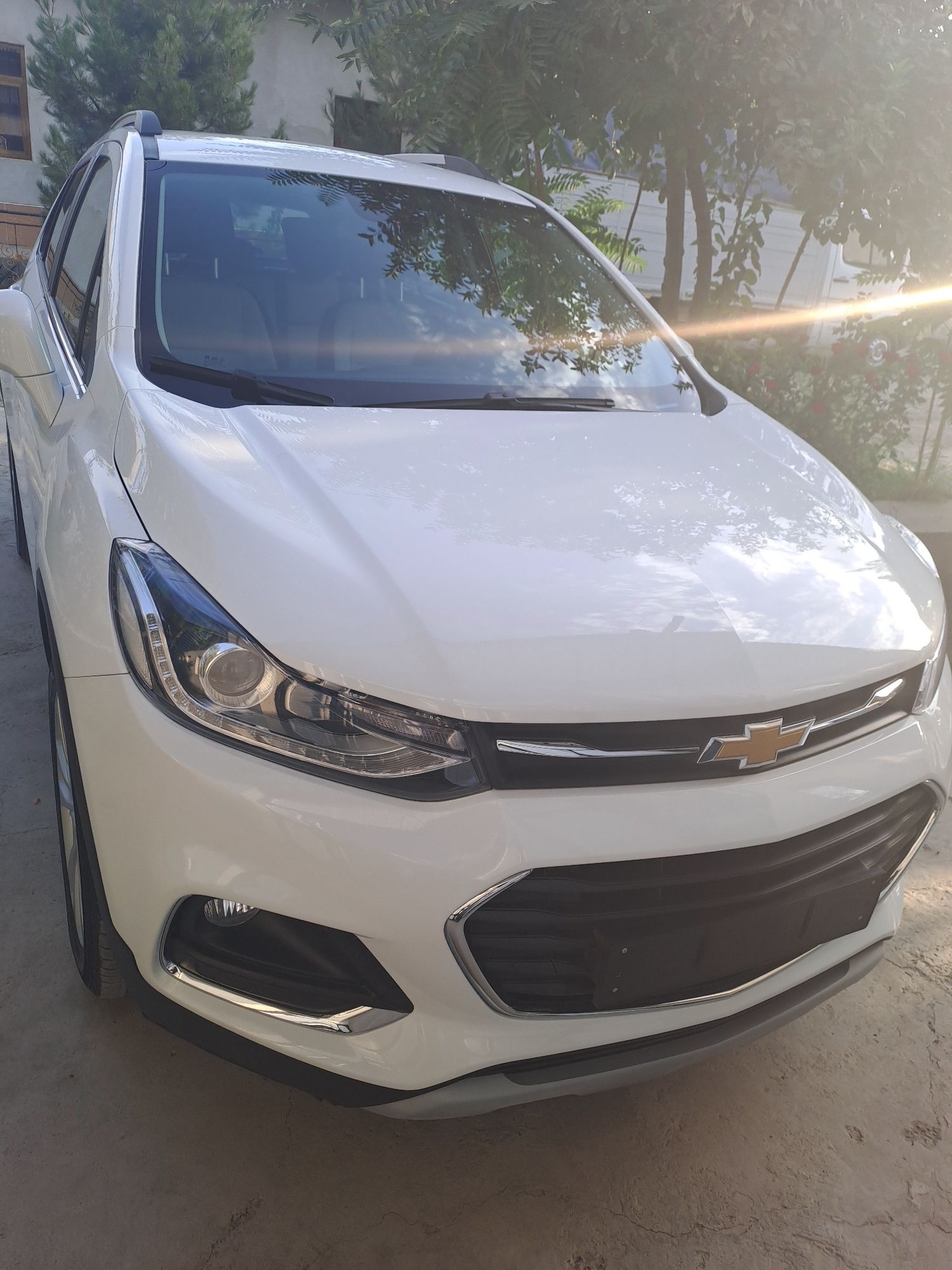 Chevrolet Tracker sotiladi yili  2020 30ming benzin xolati ideal