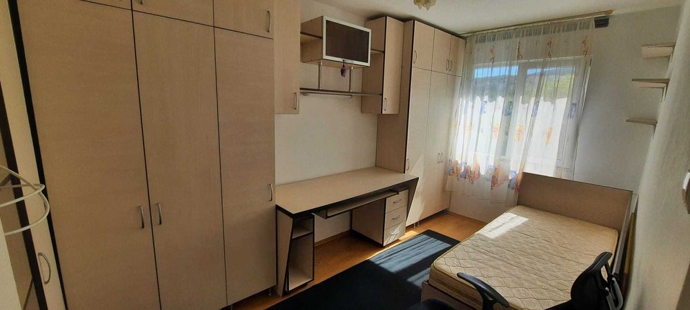 PF închiriez apartament cu 3 camere semidecomandat 48mp Mănăștur