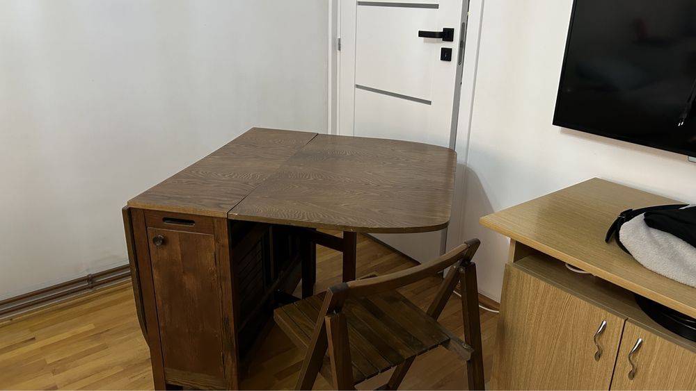 Vand masa extensibila 4 scaune