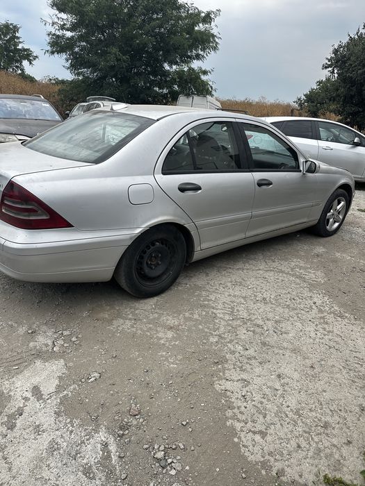 На Части! Mercedes C220 CDI w203 143кс ръчка