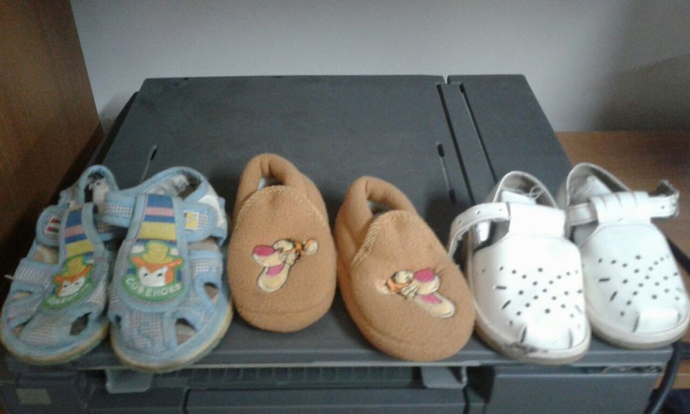 Продам детскую обувь для самых маленьких за 300тенге каждая.