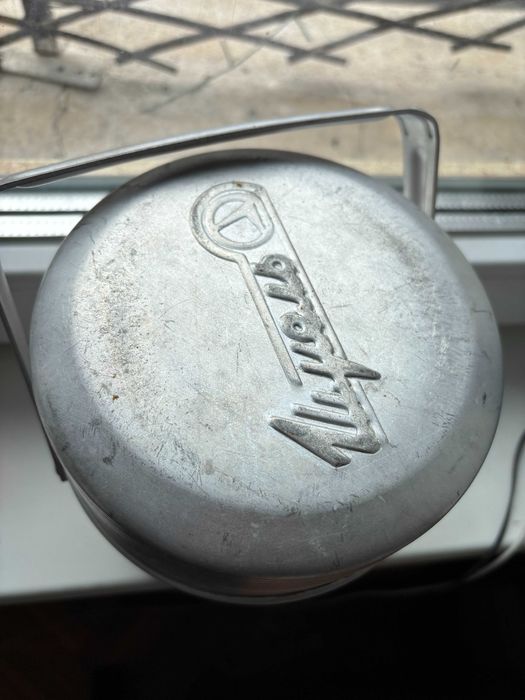 Съветски nримус Шмел-1 - чисто нов