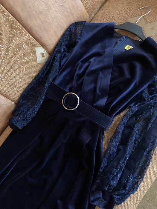 Vând rochie catifea, mărimea 38