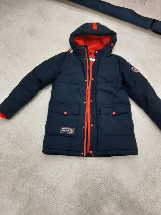 Продам зимнюю куртку для мальчика.