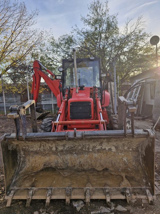 Vânzări buldoexcavatoare