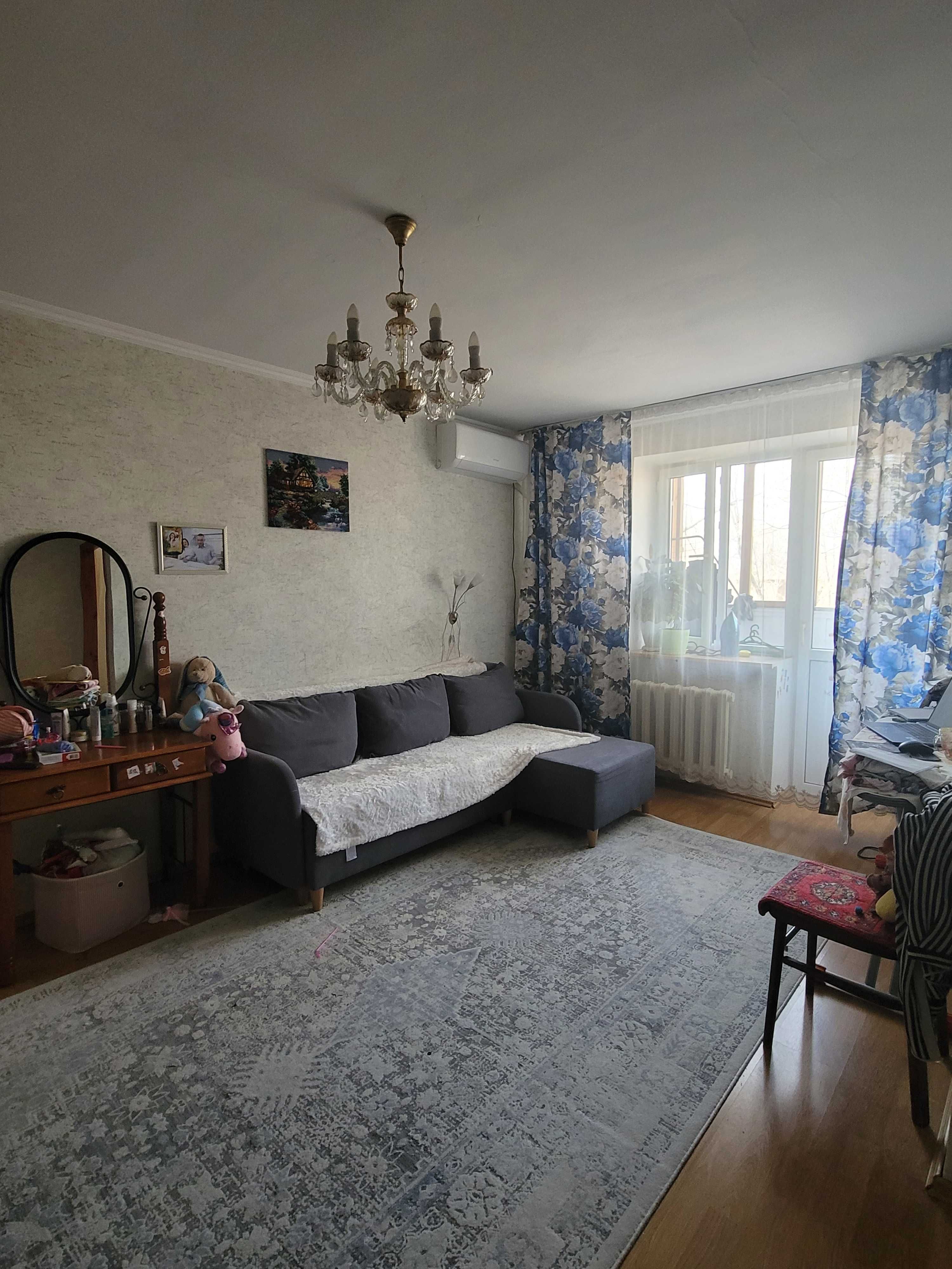 Продам 3-комнатную Атакент, центр города