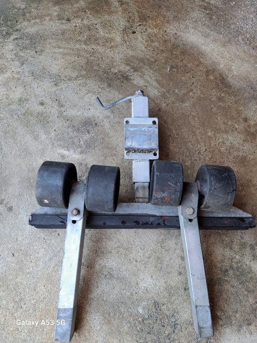 Sine și role peridoc barca