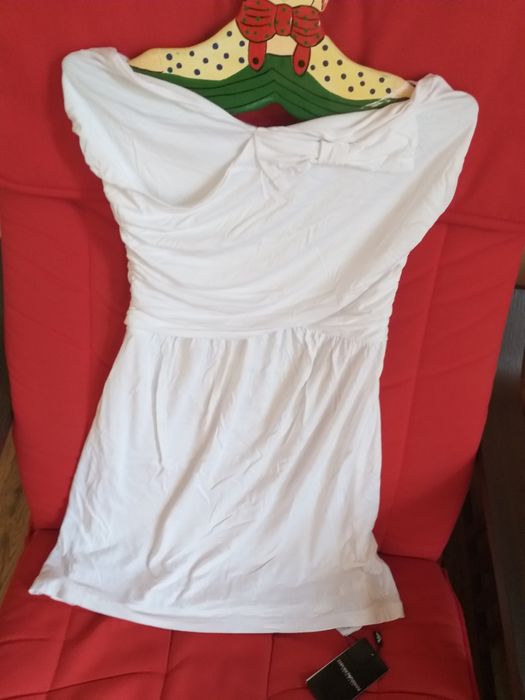 Transport gratuit Rochita alba Armani + cadou