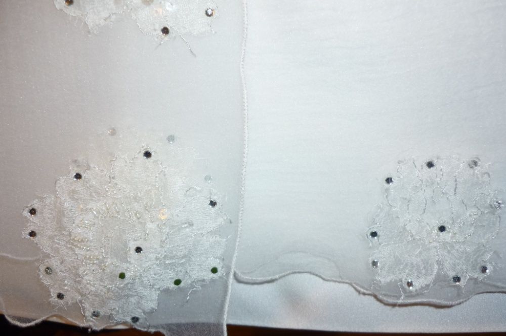 Rochie de mireasa alba stil printesa cu cristale Swarowski