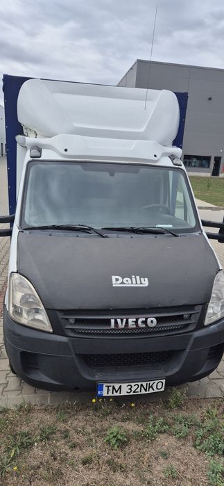 Vand iveco Daily 8 paleti cu lift