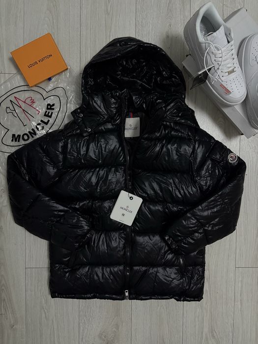 geaca M.O.N.C.L.E.R maya