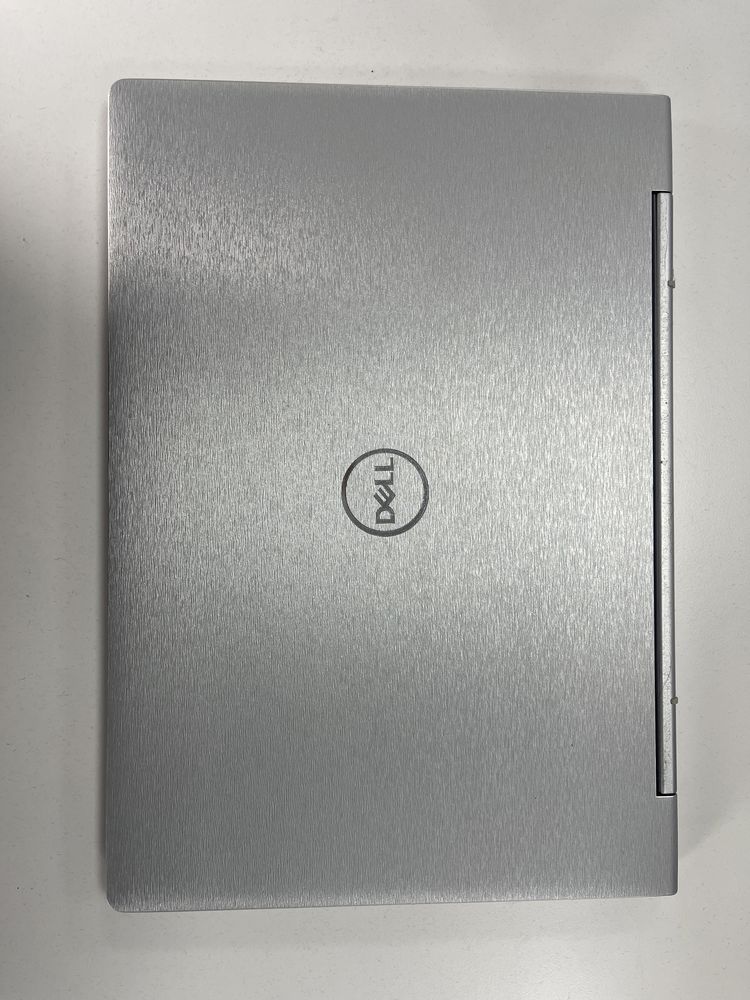 Ноутбук Dell Inspiron 13