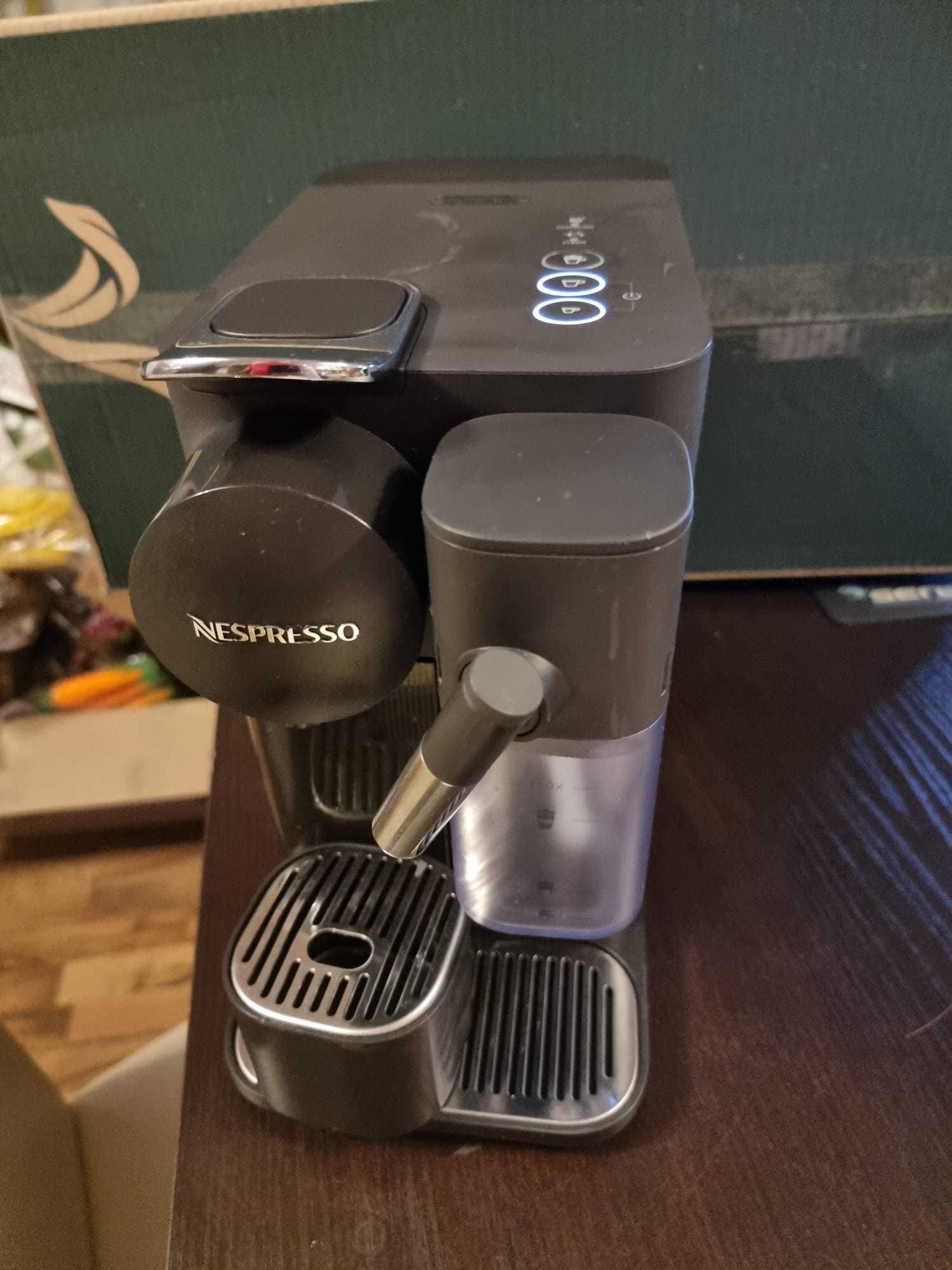 Espressor Nespresso De'Longhi Lattissima One Evolution EN510.B