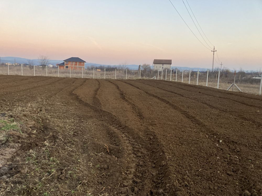 Inchiriem utilaje , miniexcavator , tractoare  , tocatoare