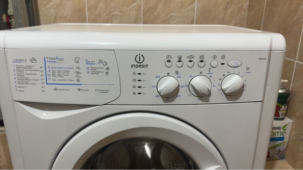 Стиральная машина Indesit WISL 83