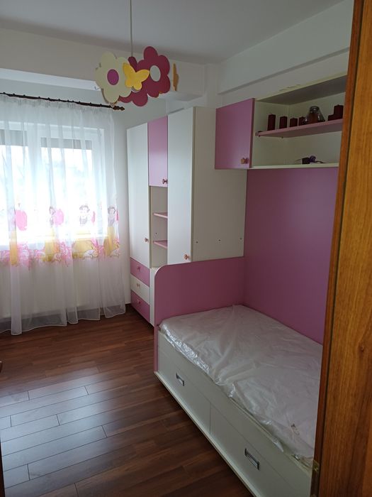 Inchiriez apartament