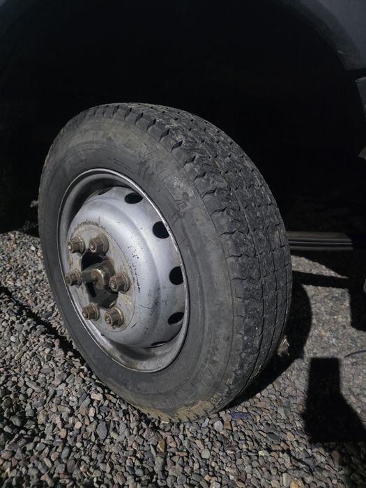 Продам на газель запаски с хорошей резиной